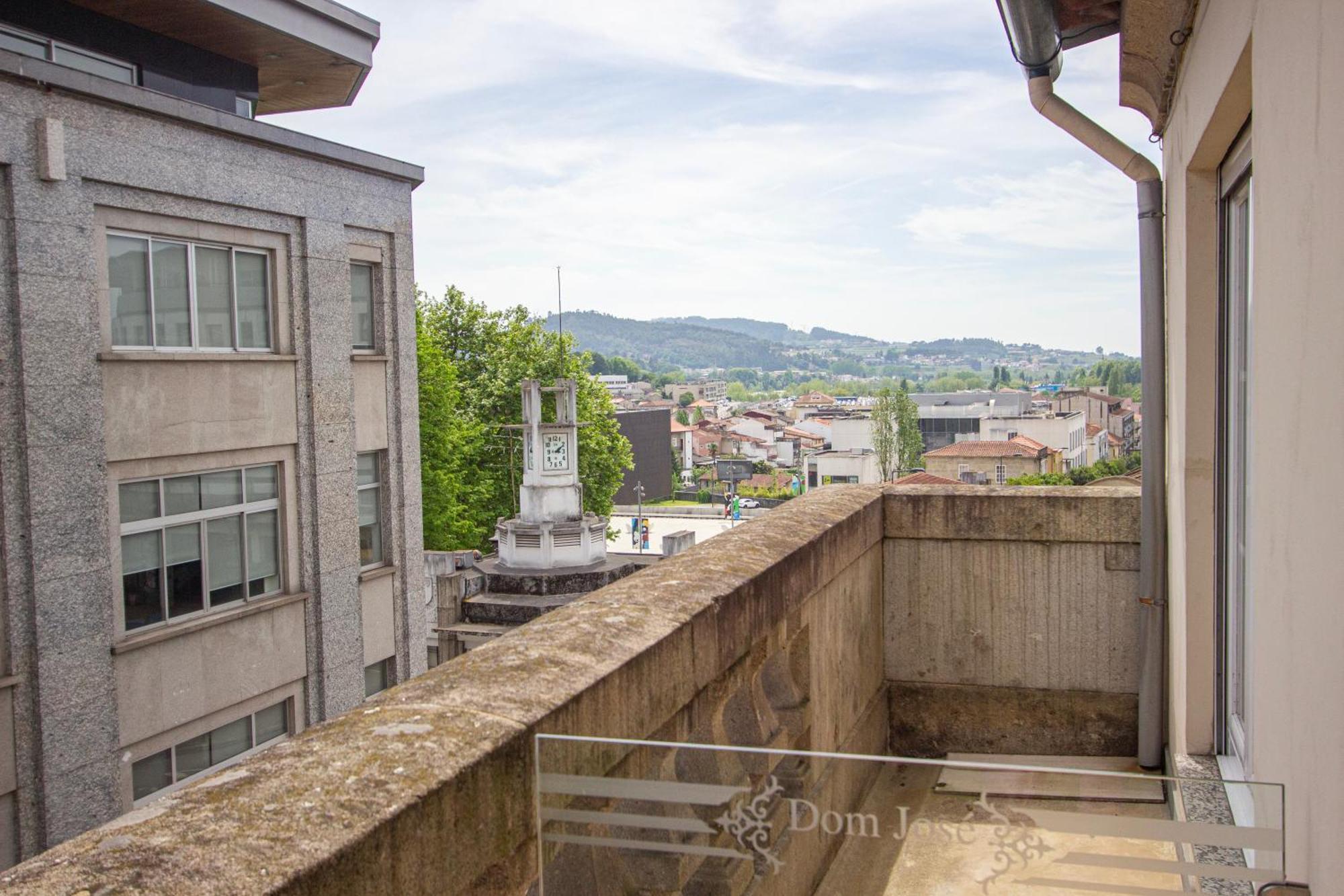 Dom Jose Alojamentos By Guestify Guimaraes Room photo