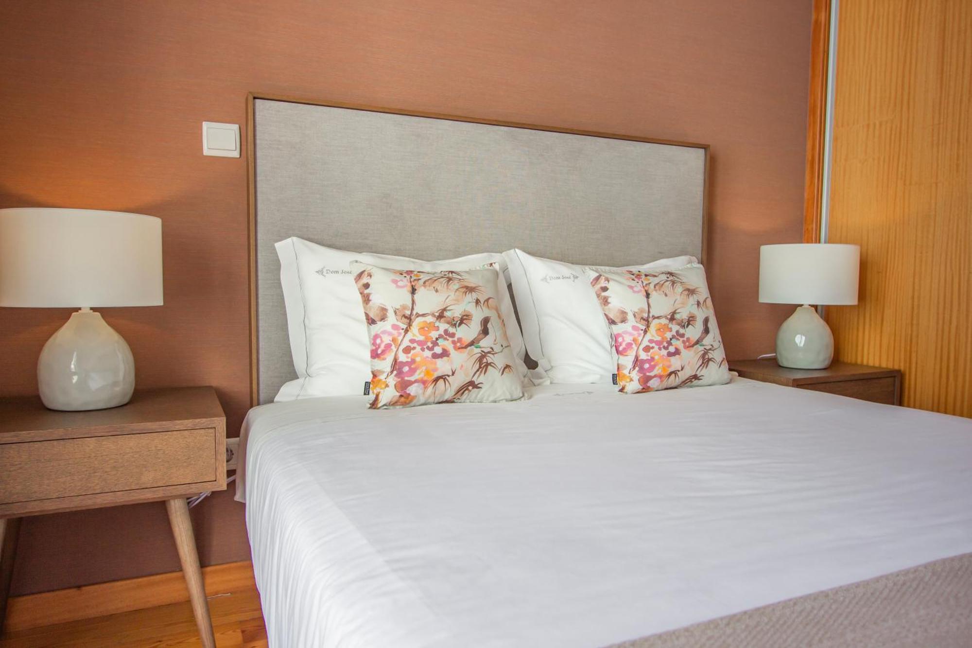 Dom Jose Alojamentos By Guestify Guimaraes Room photo